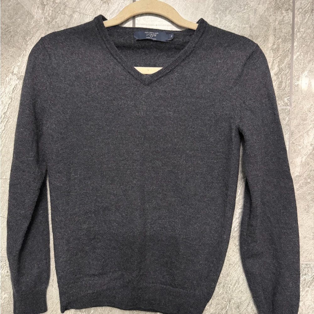 100% Merino Wool V-Neck Sweater